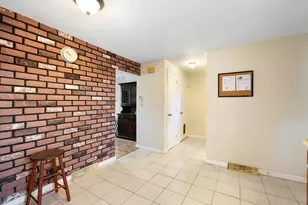 32 Yorktown Ct, Chicopee, MA 01020 - Photo 10