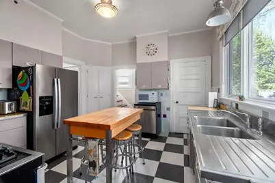 121 Thorndike Street, Brookline, MA 02446 - Photo 18