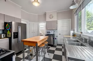 121 Thorndike St, Brookline, MA 02446 - Photo 18