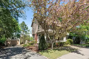 189 Mt Vernon St, Newton, MA 02465 - Photo 34