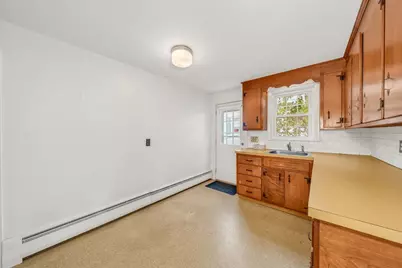 100 Assumption Avenue, Worcester, MA 01606 - Photo 6