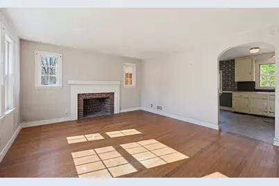 2 Perham St, Bedford, MA 01730 - Photo 4
