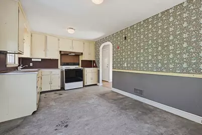 2 Perham St, Bedford, MA 01730 - Photo 14
