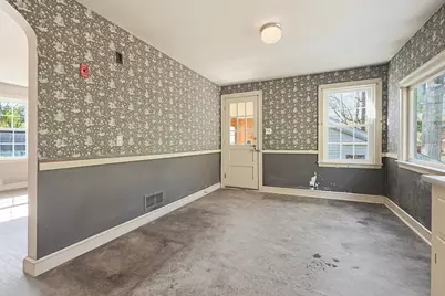 2 Perham St, Bedford, MA 01730 - Photo 10