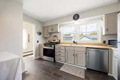 68 Honeysuckle Dr #68, Chicopee, MA 01022 - Photo 12