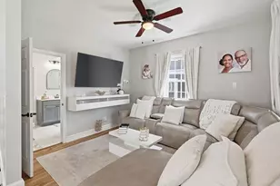 58 Willard St, New Bedford, MA 02744 - Photo 4