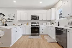 58 Willard St, New Bedford, MA 02744 - Photo 6
