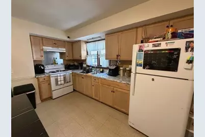 48 Acushnet Ave, Springfield, MA 01105 - Photo 4