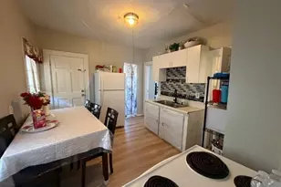 48 Acushnet Ave, Springfield, MA 01105 - Photo 10