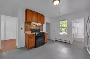 88 Tyler St, Springfield, MA 01109 - Photo 12