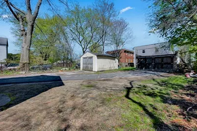88 Tyler St, Springfield, MA 01109 - Photo 16
