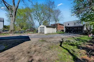 88 Tyler St, Springfield, MA 01109 - Photo 16