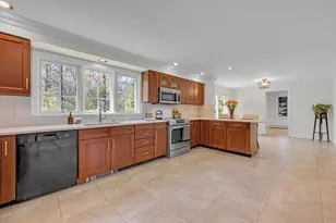 14 McTaggart St, Westborough, MA 01581 - Photo 8
