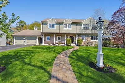34 Russett Ln, Melrose, MA 02176 - Photo 2