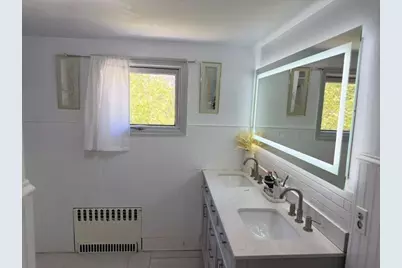 1206 Old North St, Somerset, MA 02726 - Photo 10