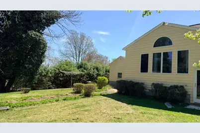 1206 Old North St, Somerset, MA 02726 - Photo 4