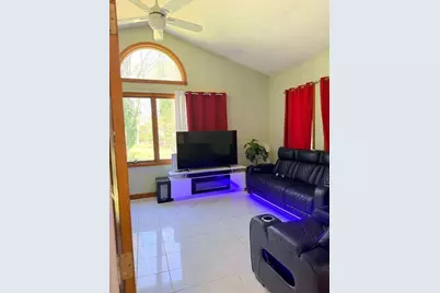 1206 Old North St, Somerset, MA 02726 - Photo 6