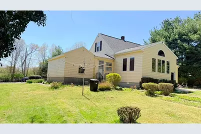 1206 Old North St, Somerset, MA 02726 - Photo 2