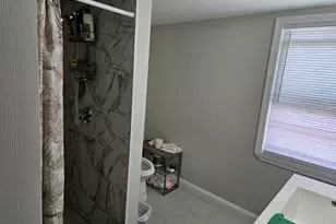 192 Hildreth St, Lowell, MA 01850 - Photo 12