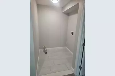 192 Hildreth St, Lowell, MA 01850 - Photo 6