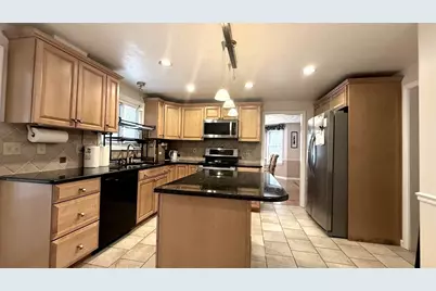 11 Quail Run Rd, Bellingham, MA 02019 - Photo 8