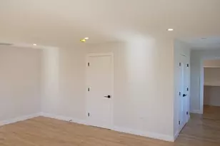 10 Banks St, Brockton, MA 02302 - Photo 16