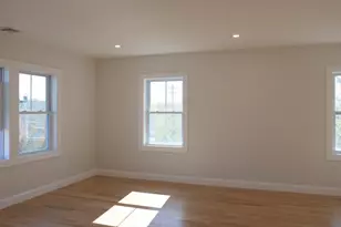 10 Banks St, Brockton, MA 02302 - Photo 6