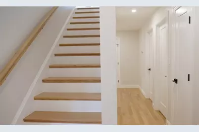 10 Banks St, Brockton, MA 02302 - Photo 6