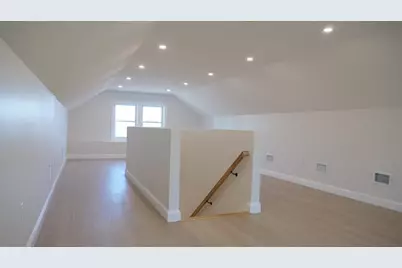10 Banks St, Brockton, MA 02302 - Photo 22