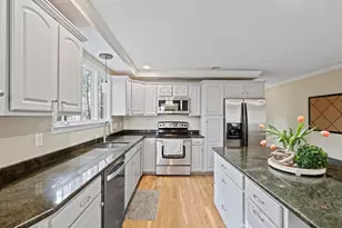 24 Proctor St, Marshfield, MA 02050 - Photo 8