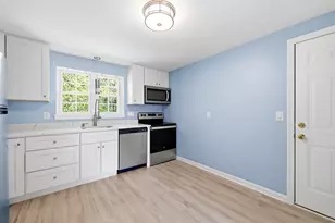 8 Maple Crest Cir, Holyoke, MA 01040 - Photo 12