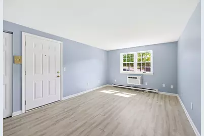 8 Maple Crest Cir #C, Holyoke, MA 01040 - Photo 16