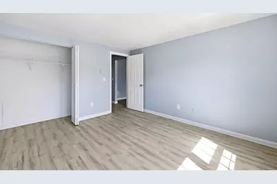 8 Maple Crest Cir #C, Holyoke, MA 01040 - Photo 6