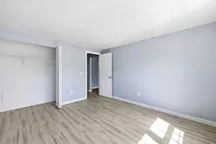 8 Maple Crest Cir, Holyoke, MA 01040 - Photo 6