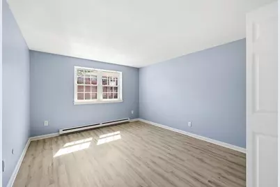 8 Maple Crest Cir #C, Holyoke, MA 01040 - Photo 4