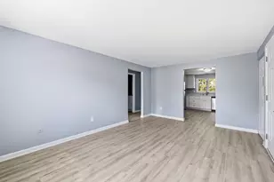 8 Maple Crest Cir, Holyoke, MA 01040 - Photo 18