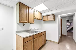 269 Morton St, Springfield, MA 01119 - Photo 38