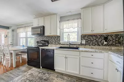 35 Pinecrest Dr, Taunton, MA 02780 - Photo 10