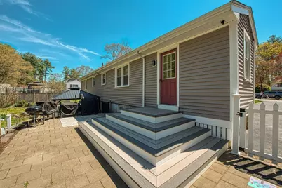 35 Pinecrest Dr, Taunton, MA 02780 - Photo 4