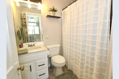 36 Rowena St, Worcester, MA 01606 - Photo 12