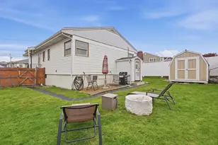 27 Pemberton St, Revere, MA 02151 - Photo 24