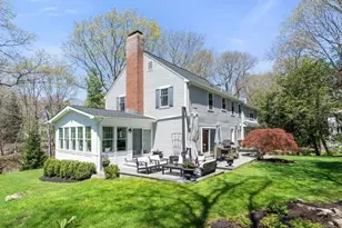 69 Royalston Rd, Wellesley, MA 02481 - Photo 26