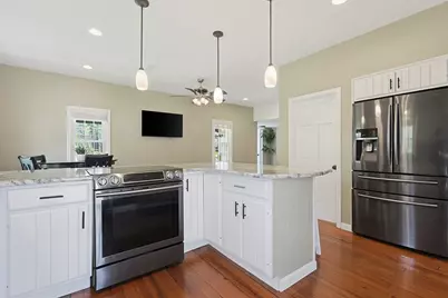 21 Washington Ave, Marshfield, MA 02050 - Photo 4