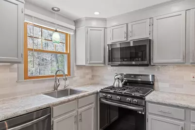 128 Beech St, Tewksbury, MA 01876 - Photo 10