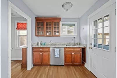 60 Warren Street, Newburyport, MA 01950 - Photo 14
