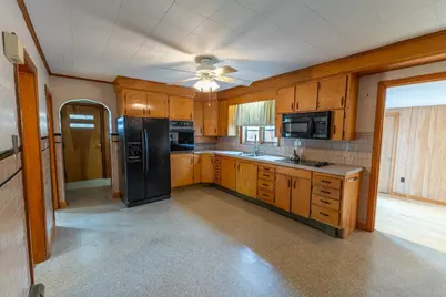 8 Linwood St, Webster, MA 01570 - Photo 6