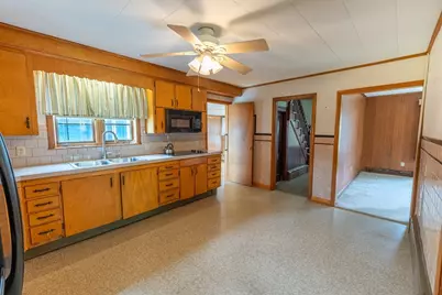 8 Linwood St, Webster, MA 01570 - Photo 8