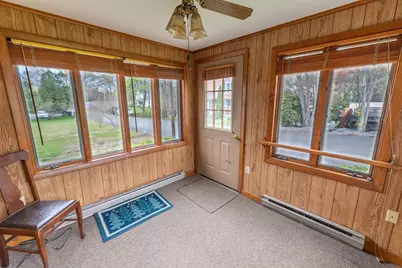 8 Linwood St, Webster, MA 01570 - Photo 4