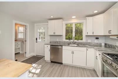 1 Union Ct #1, Amesbury, MA 01913 - Photo 2