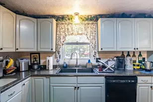 40 Scenic Ave, Webster, MA 01570 - Photo 6